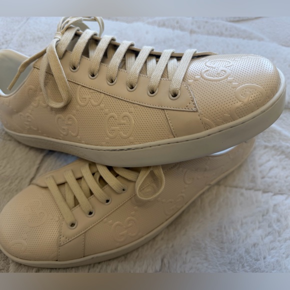 NEW! $870 Gucci GG Embossed Monogram Ace Low Top Sneakers Beige White Leather 16